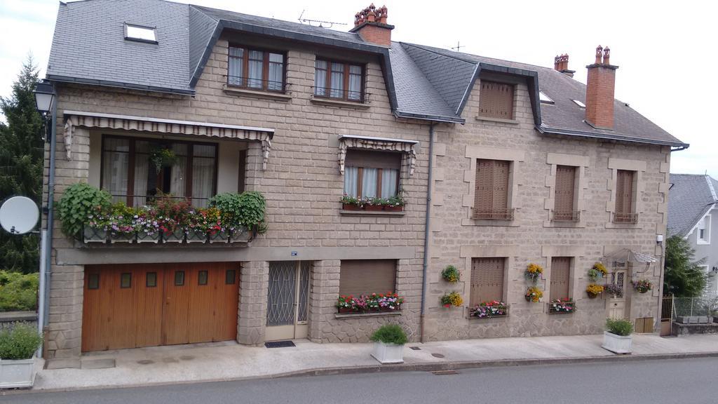 Chambre D'Hotes Des Monedieres Bed & Breakfast Treignac Eksteriør bilde